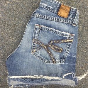BKE cutoff shorts, perfect for summer!