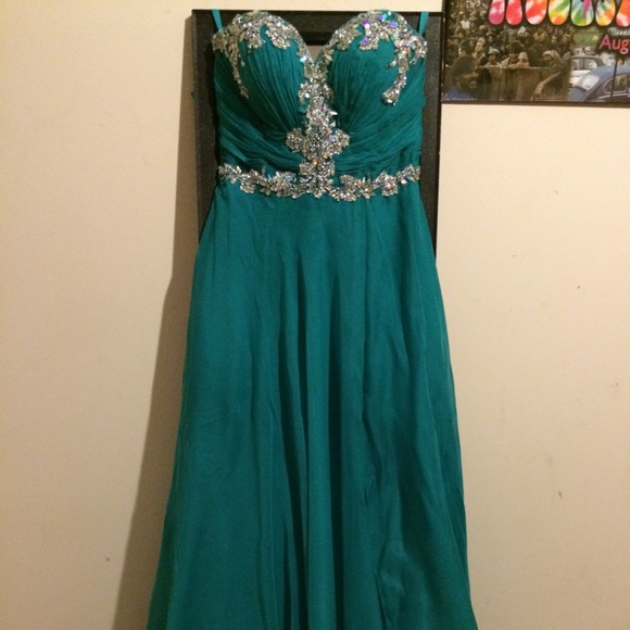 prom dress! - Picture 3 of 3
