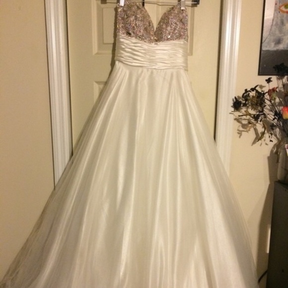prom dress! - Picture 1 of 4