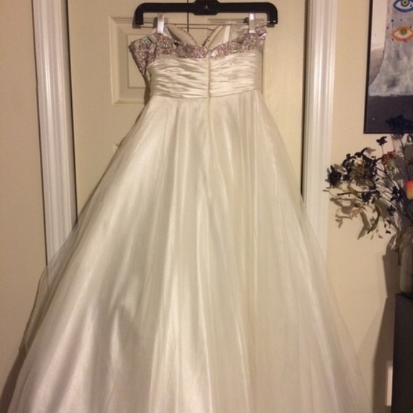 prom dress! - Picture 2 of 4