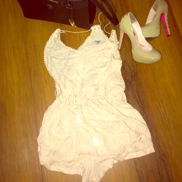 😱URBAN OUTFITTERS ROMPER😱