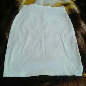 EUC crisp white pencil skirt S