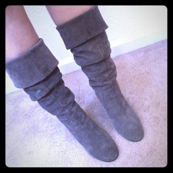 Steve Madden Shoes - Gray suede boots for the WIN! 🙌