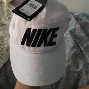 Kids Nike hat! Size 4-7
