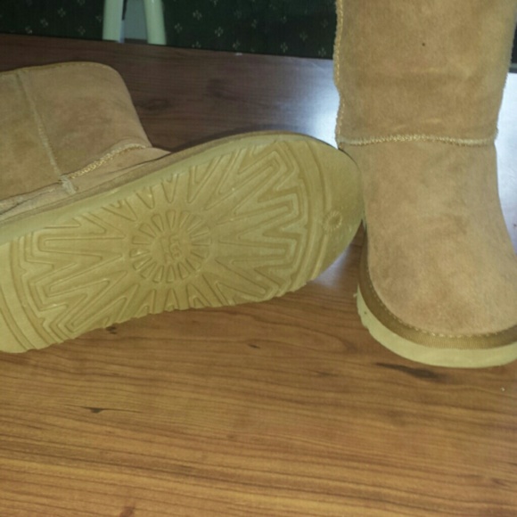 Almost brand new uggs