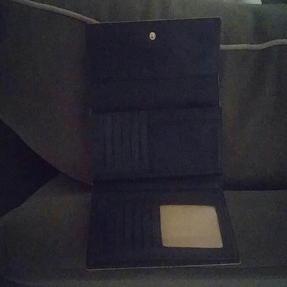 Designer Wallet - Picture 2 of 4