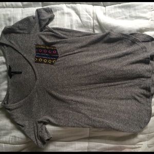 Gray T-shirt w/ cute Aztec print pocket