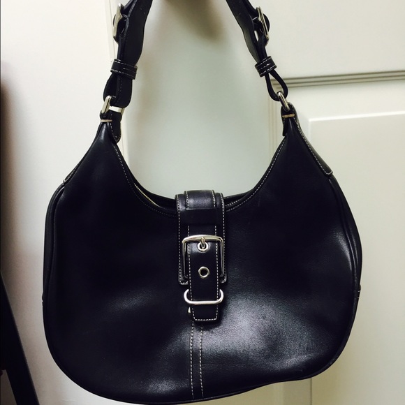 Coach Handbags - Coach leather purse