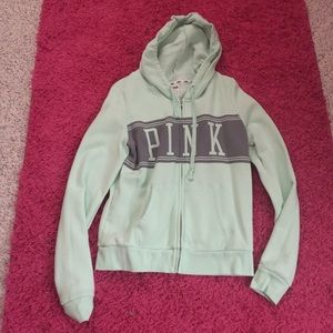 PINK vs jacket. Mint green and grey.