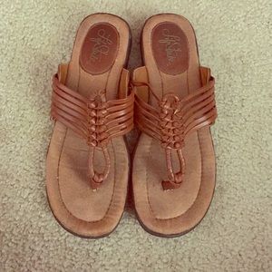 Size 7.5 Lifestride Sandals