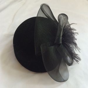 Black fascinator hat