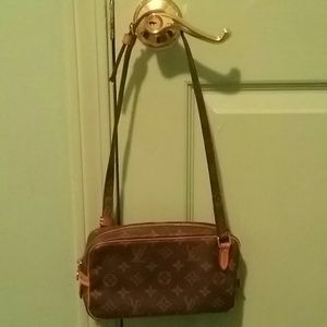 100% Authentic Louis Vuitton Marly Bandouliere