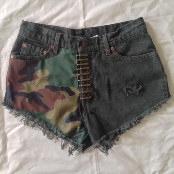 Levi's Pants - High Waisted Army Camo Camouflage Cutoffs Shorts