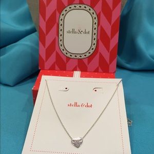 Stella & Dot  ever after necklace 18"