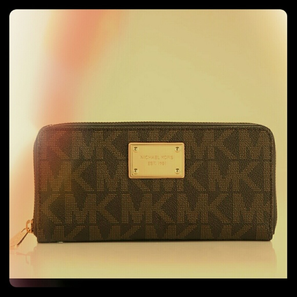 Michael Kors wallet