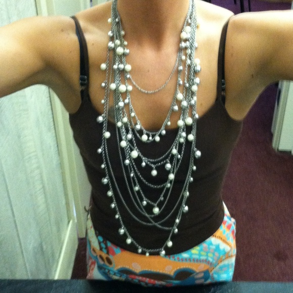 Pearl & chain statement necklace
