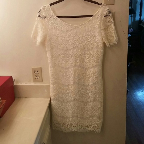 lovemarks Dresses & Skirts - Lace capsleeve dress