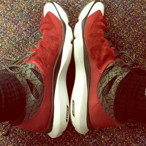 Jordan low top bball shoes mens size 11