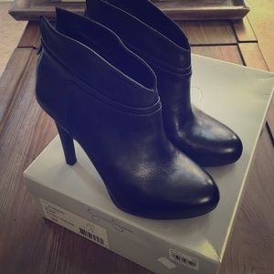 Jessica Simpson black heels