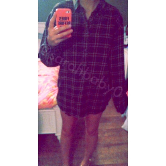 Brandy Melville vintage "32" flannel - Picture 2 of 4