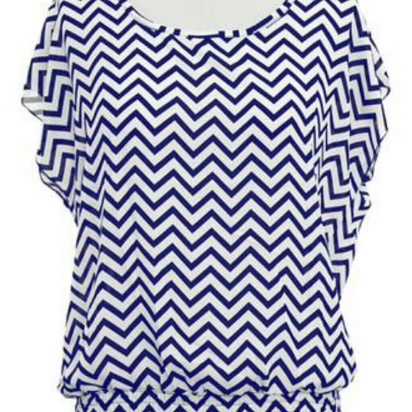 NWT Chevron short sleeve top