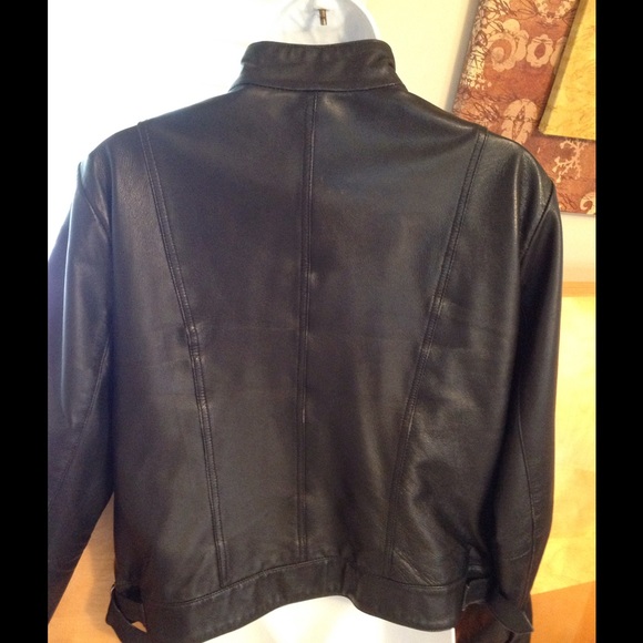 Motorcycle LEATHER Jacket🏍 - Picture 3 of 4