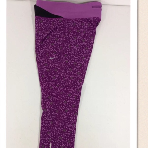 ***SOLD***Nike Dri-fit crops