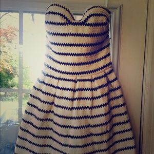 B&W strapless sweetheart fit&flare