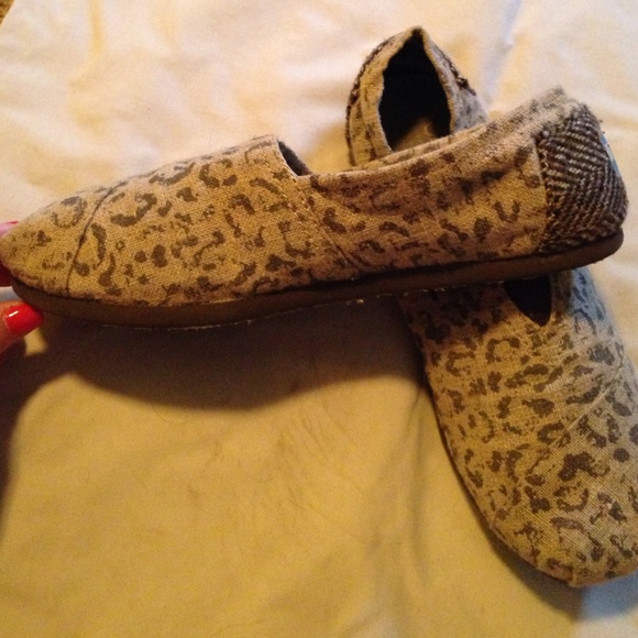 Leopard Toms - Picture 2 of 4