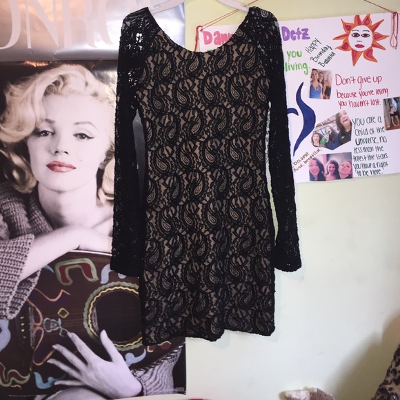 Sexy and classy lace dress! - Picture 2 of 4