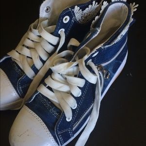 Jean shoes