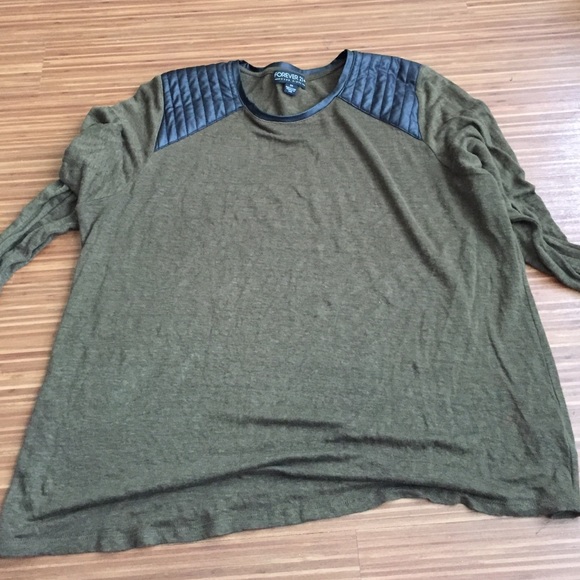 ⛔️ SOLD Forever 21 Plus Olive Faux Leather Detail