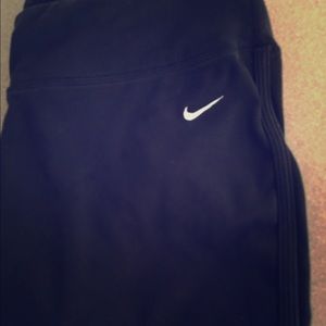 Nike dri fit black capris