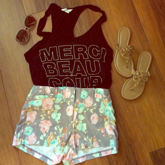 🌺🌸HIGH WAISTED FLORAL SHORTS!!!🌸🌺