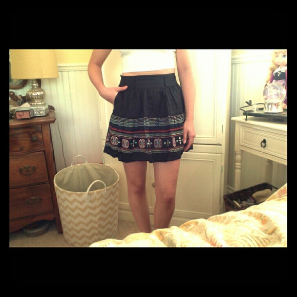 Skirt with embroidery
