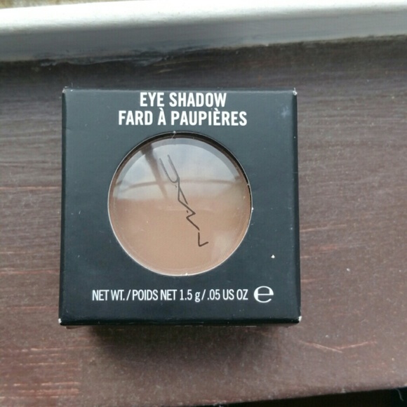 Mac Eye shadow
