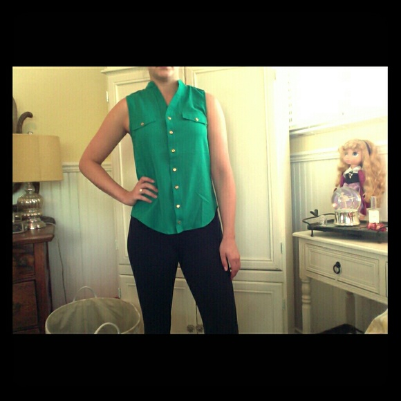 Green sleevles blouse