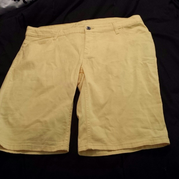 Capri pants