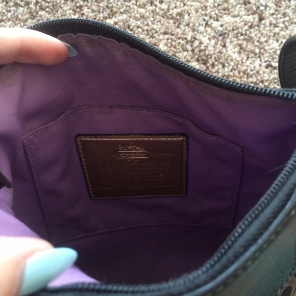 🚫SOLD🚫black original coach crossbody - Picture 2 of 3