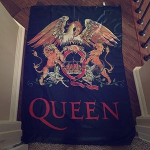 Queen flag room decor