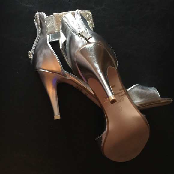 Heels 👠⚡️ - Picture 3 of 3