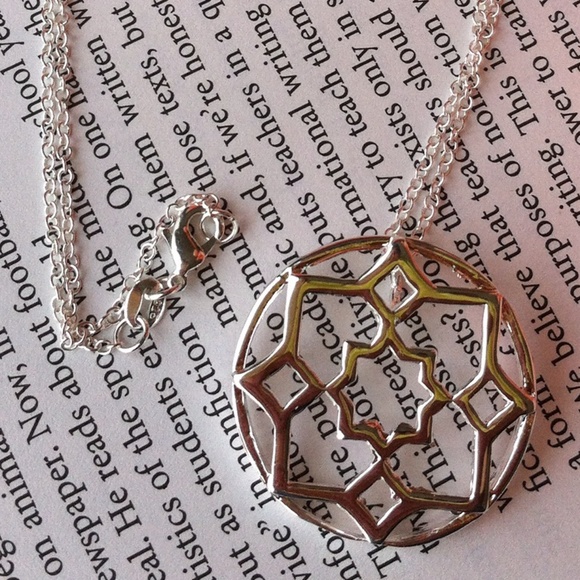 SOLD ๐ Sterling Silver Star Necklace - Picture 2 of 4