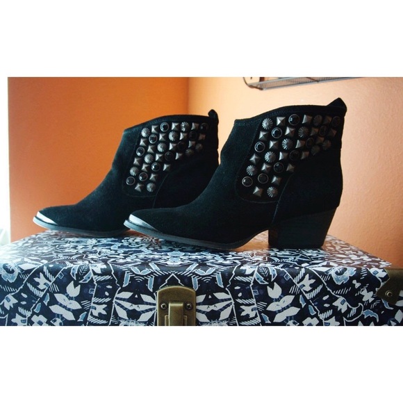 🎊Chinese laundry spy booties!🎊