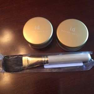 bareMinerals 2 piece Radiance set w/ brush