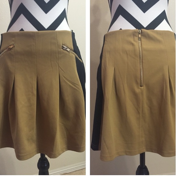 Black and yellow skirt w/ golden-zipper detailing
