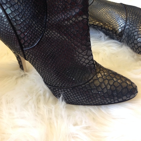 SALE❗️Enzo Angiolini Pewter Embossed Bootie - Picture 4 of 4