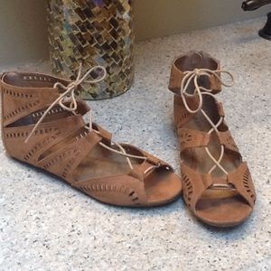 RAMPAGE AZTEC LOOKING SANDAL