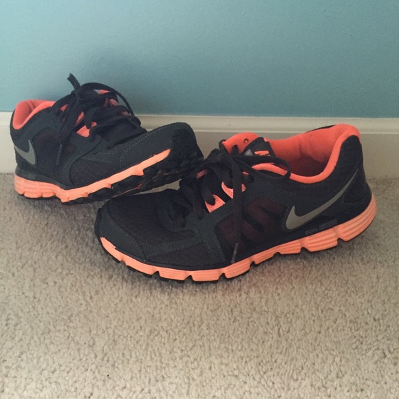 Nike Dual Fusion Running Cross Training Shoe