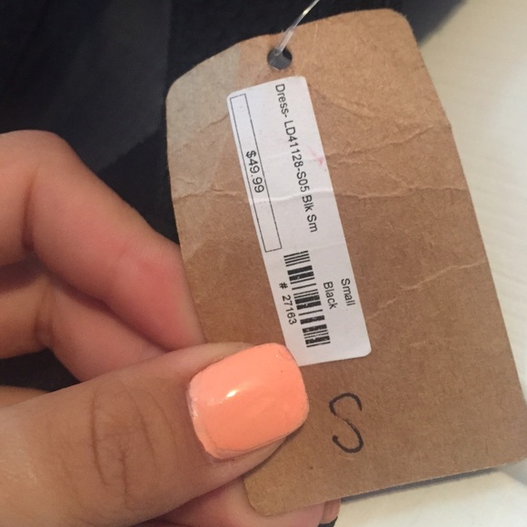 American Threads Dress - Picture 3 of 4