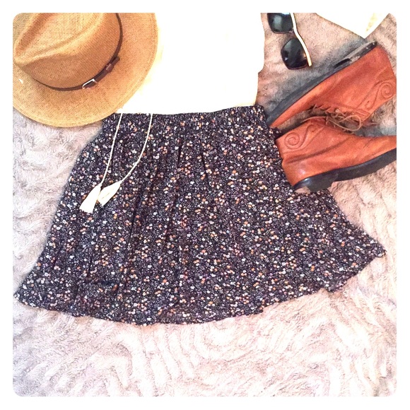🎀TRADED🎀Floral Forever 21 Skirt